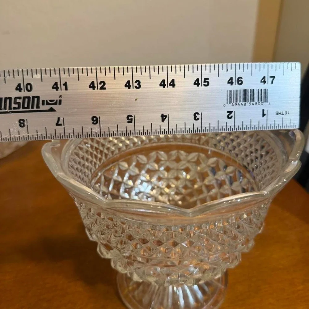 Vintage Anchor Hocking Wexford Clear Glass Footed Bowl Scalloped Edge Diamond